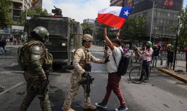 Sebastián Piñera asegura que Chile "está en guerra" mientras son ya 11 los muertos en las protestas