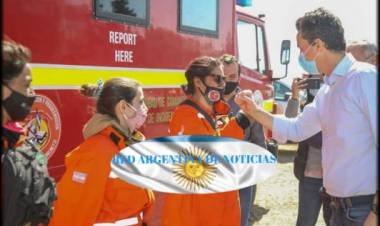 El vicegobernador estuvo en el centro de seguimiento de incendios en La Cumbre