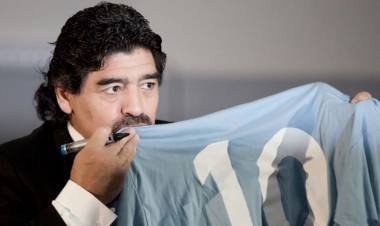 Napoli no podrá usar la imagen de Maradona