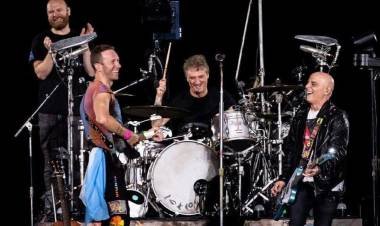 Zeta y Alberti se sumaron como invitados de Coldplay