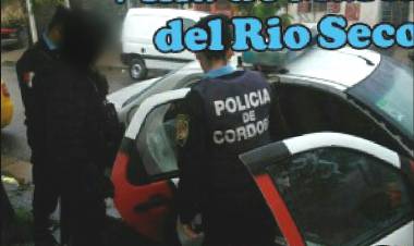 Naranjitas peleaban dentro de un bar