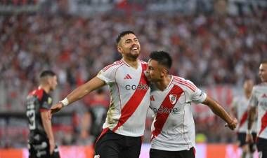 River goleó a Barracas Central en la Liga Profesional 
