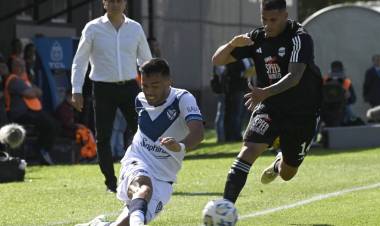 Vélez igualó con Deportivo Riestra 