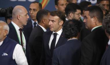 Macron le pide a Putin que "entre en razón"