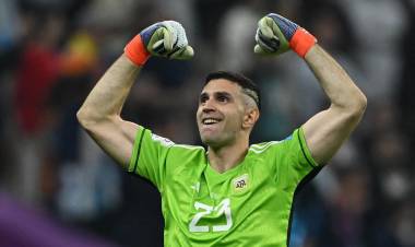 Premios The Best: "Dibu" Martínez ganó al mejor arquero del 2024