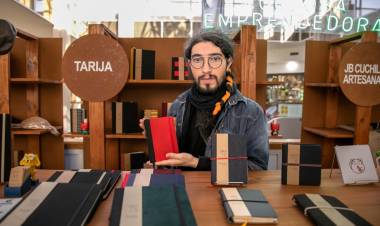 La Provincia entregó créditos a jóvenes emprendedores