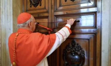 Sellaron la habitación del papa Francisco en el Vaticano