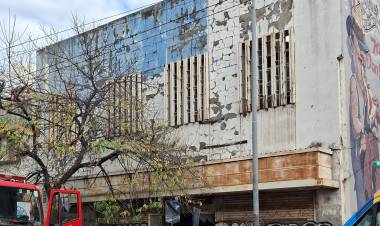 Se derrumbó mientras trabajaban 18 obreros