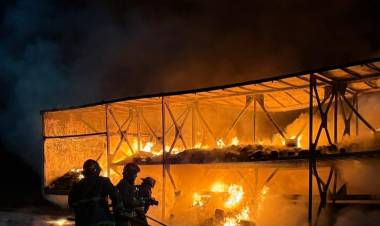 Semiremolque incendiado