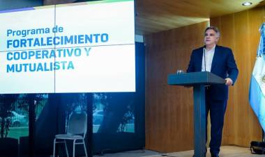 Llaryora: “Defender el cooperativismo y el mutualismo es defender el interior profundo”
