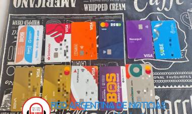 Tenía ocho tarjetas bancarias ajenas