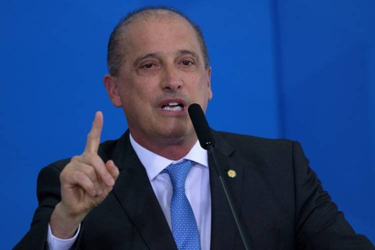 Dos ministros de Jair Bolsonaro anunciaron que contrajeron Covid-19