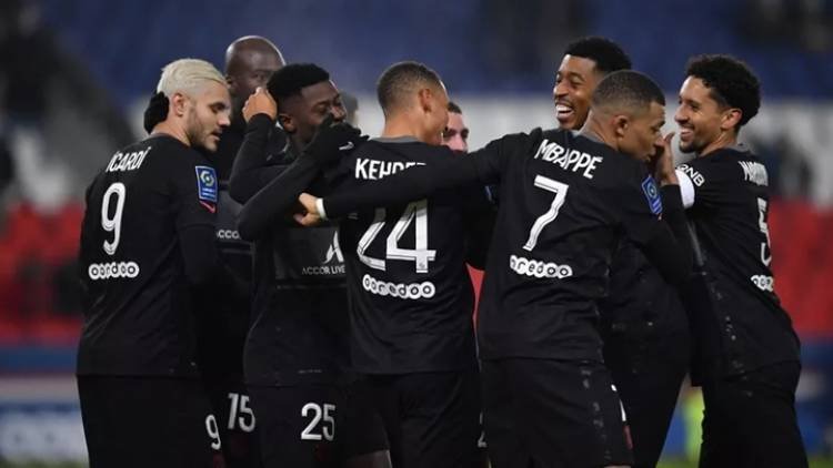 PSG sigue liderando el torneo francés