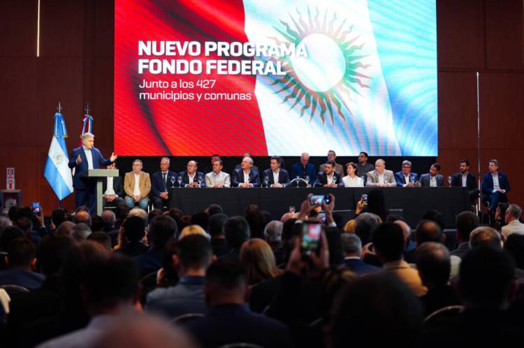 Más de 400 intendentes y jefes comunales