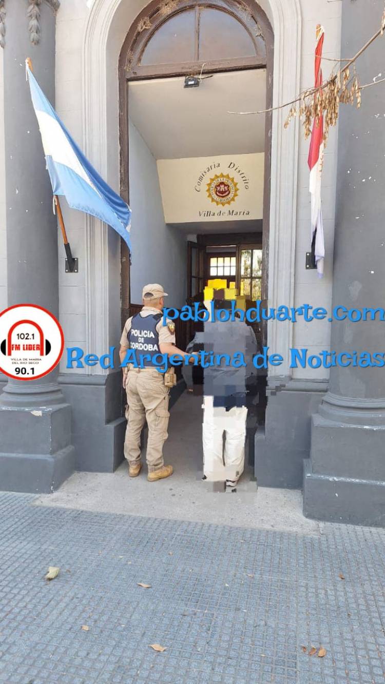 En la calle con un arma