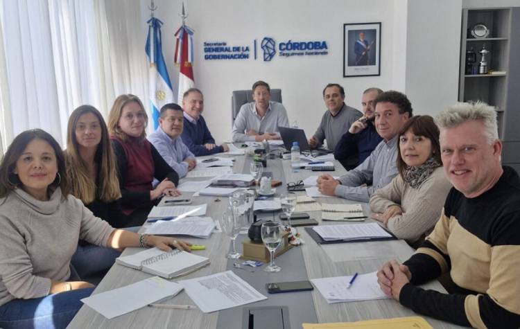 Gobierno provincial y UEPC  con agenda de diálogo