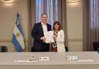 Córdoba y Tucumán firman convenio para  la mejora educativa