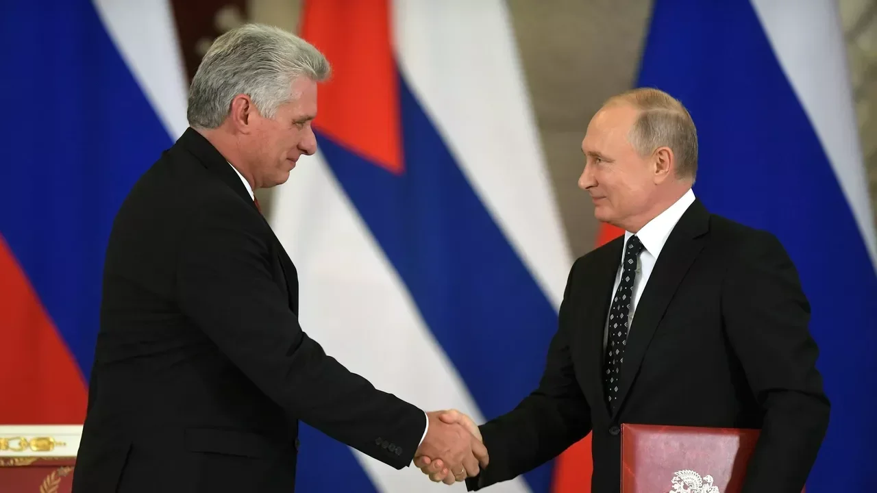 Petrolero ruso lleva crudo a Cuba