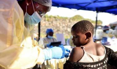 La OMS alerta de que una víctima de ébola en el Congo podría haber llevado el virus a Ruanda