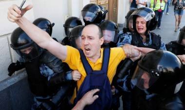 Más de 1.000 detenidos durante una manifestación opositora en Moscú