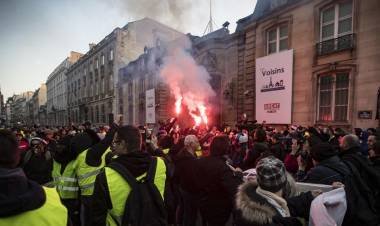 Huelga y disturbios en Francia: más de 800.000 personas marcharon contra la reforma previsional