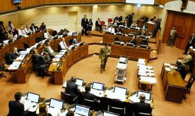 El Senado chileno aprobó convocar al plebiscito para reformar la Constitución