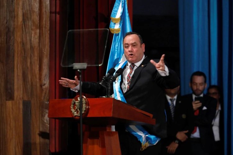 El nuevo presidente de Guatemala, Alejandro Giammattei, rompió relaciones diplomáticas con Venezuela