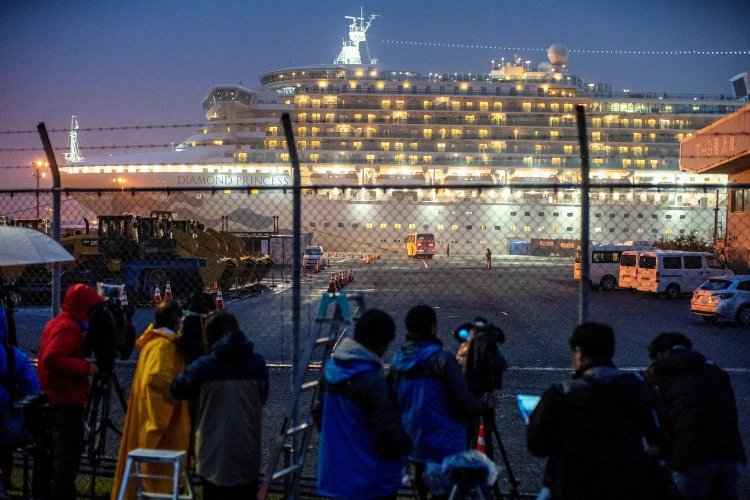 Detectaron otros 99 casos de coronavirus en el crucero que se encuentra en cuarentena en Japón, el segundo foco más grande después de China
