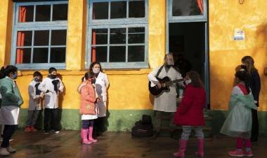 Uruguay completa la reapertura de las escuelas: 256 mil alumnos vuelven a clase en Montevideo