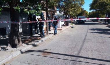 Investigan el asesinato de una mujer en barrio Yofre Sud