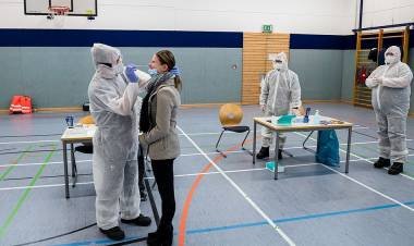 Alemania no logra controlar el coronavirus y podría imponer un bloqueo más estricto