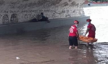 Rescataron a un hombre en el Puente Centenario