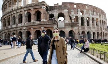 Roma y otras ciudades reimponen el uso obligatorio del barbijo