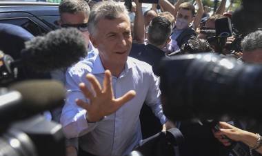 Prohiben la salida de Macri del país