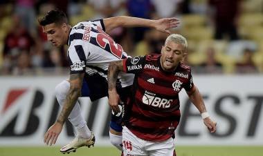 Talleres dio pelea de local y empató con Flamengo