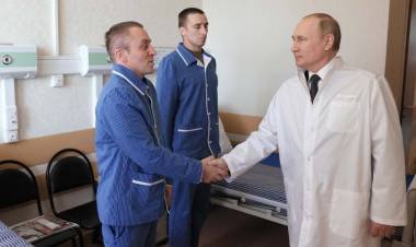Putin visitó a soldados rusos heridos en Ucrania
