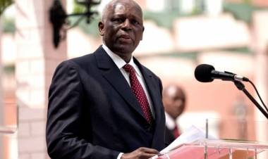Murió un expresidente de Angola en Barcelona