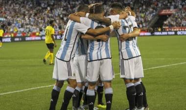 Argentina le ganó a Jamaica con doblete de Messi 