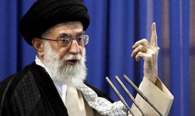 El líder supremo de Irán acusó a EEUU e Israel