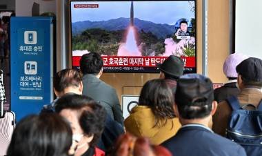 Corea del Norte disparó dos misiles 
