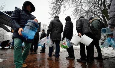Gran parte de Ucrania sigue sin luz ni agua 