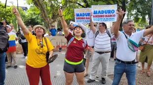 Venezolanos protestaron contra la visita de Maduro