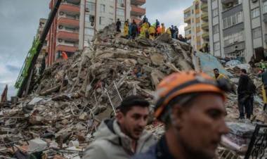 Más de 2.700 muertos tras terremoto en Turquía y Siria
