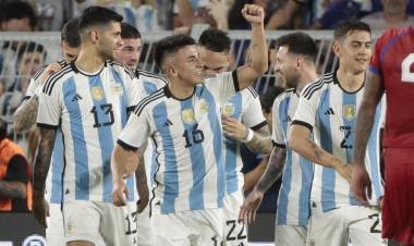 Argentina se estrenó como campeón del mundo ante su gente