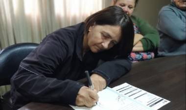 San Agustín: familias firmaron las escrituras de sus viviendas