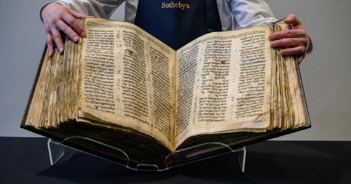 Vendieron la biblia hebrea más antigua del mundo