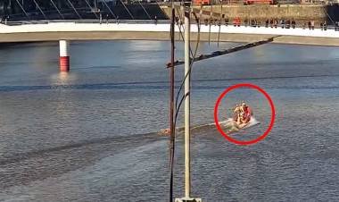 Rescataron a una joven que cayó del Puente