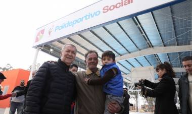 Schiaretti recorrió el nuevo Polideportivo Social