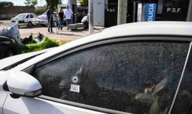 Atacaron a balazos una comisaria en Rosario
