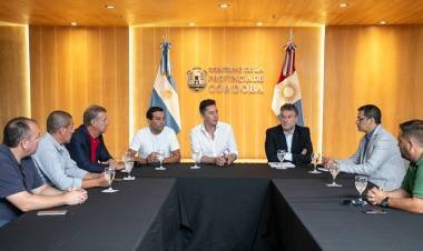 Manuel Calvo e intendentes de Río Seco dialogaron sobre la Ley de Seguridad